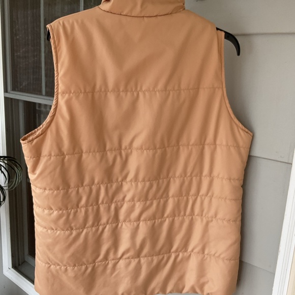 Women’s Kim Rogers tan puffer Vest size Large top zip excellent condition - Picture 7 of 13